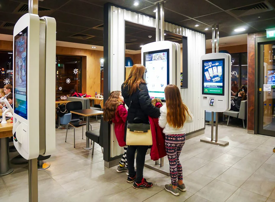 interactive-digital-signages interactive-digital-signages