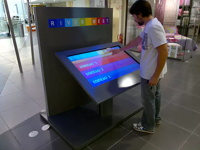 Interactive-kiosk-touch-screen