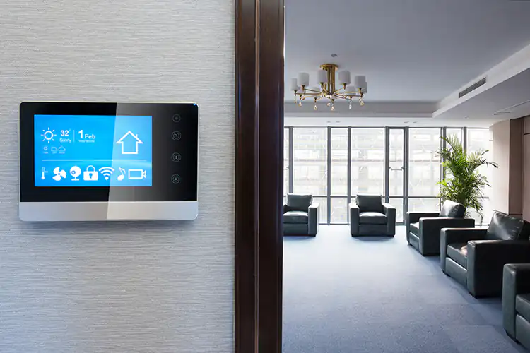 Meeting room occupancy screen smart buiding