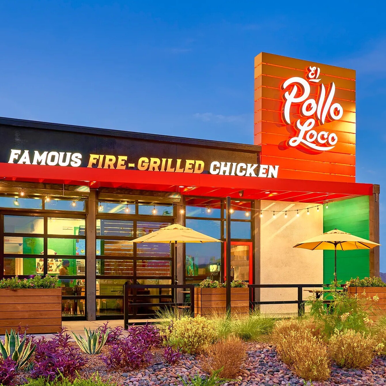 4e2d593b-6c96-473f-83eb-b71925a63301-El_Pollo_Loco_Exterior_2022-ezgif.com-crop